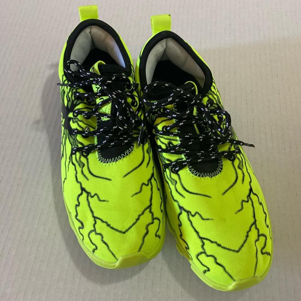 UMYOGO Lighting Sneakers Sz 39 (runs smaller)